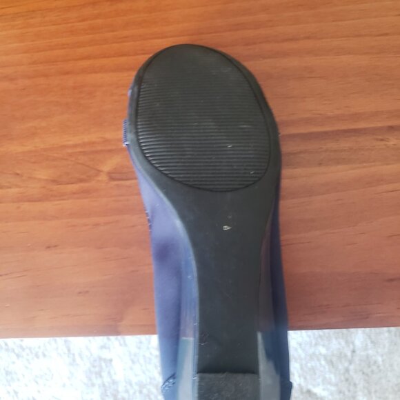 Shoes - Picture 3 of 3